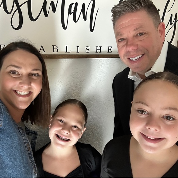 Meet your Posher, Tara - Picture 1 of 1